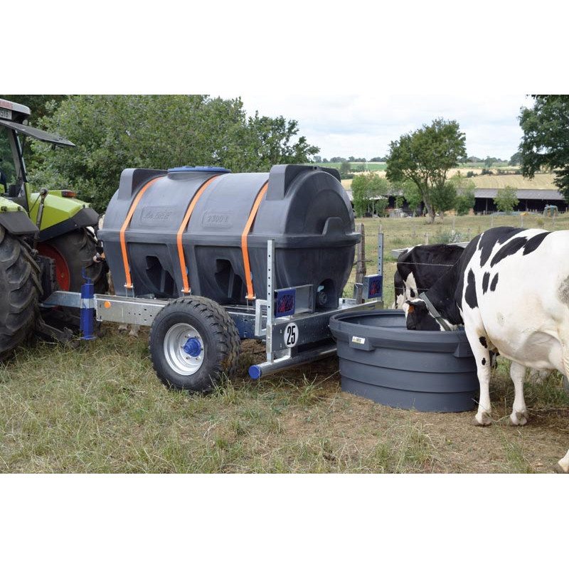 2300 l mobile tank trailer for tractor