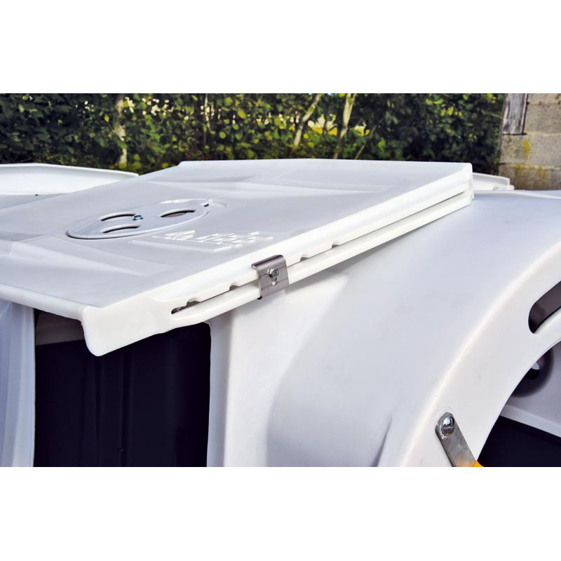 Access hatch with ventilation flap