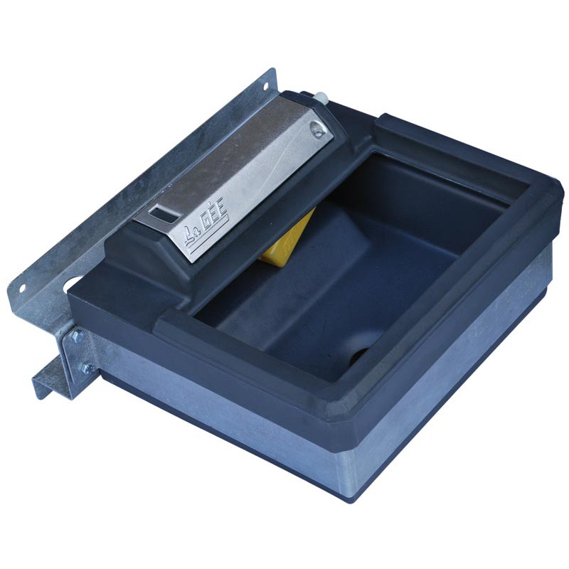 Single Polybac 25 M* drinker with interior rim