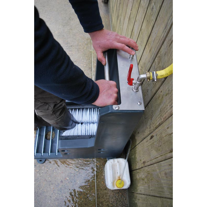 Sensitive environment boot washer Sensitive environment boot washer