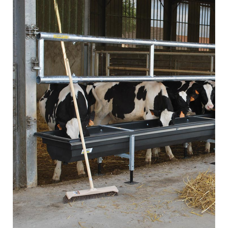 Synthetic broom 60 cm