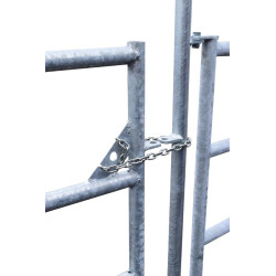 Group calf hutch with pen