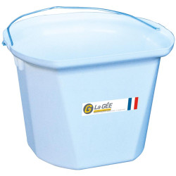 Graduated flat edge bucket