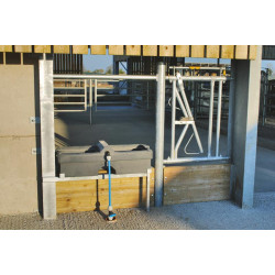 Double Polybac 72 M drinker with interior rim and fastening support Double Polybac 72 M drinker with interior rim and fastening support