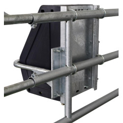 Mounting plate for POLYFLAP drinker on gate
