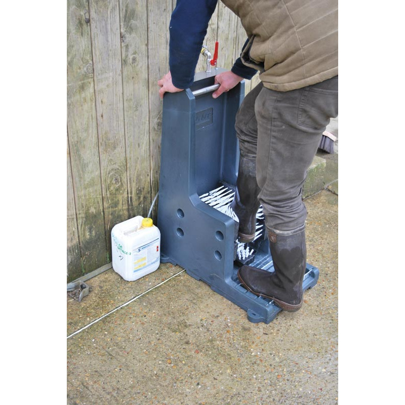 Sensitive environment boot washer