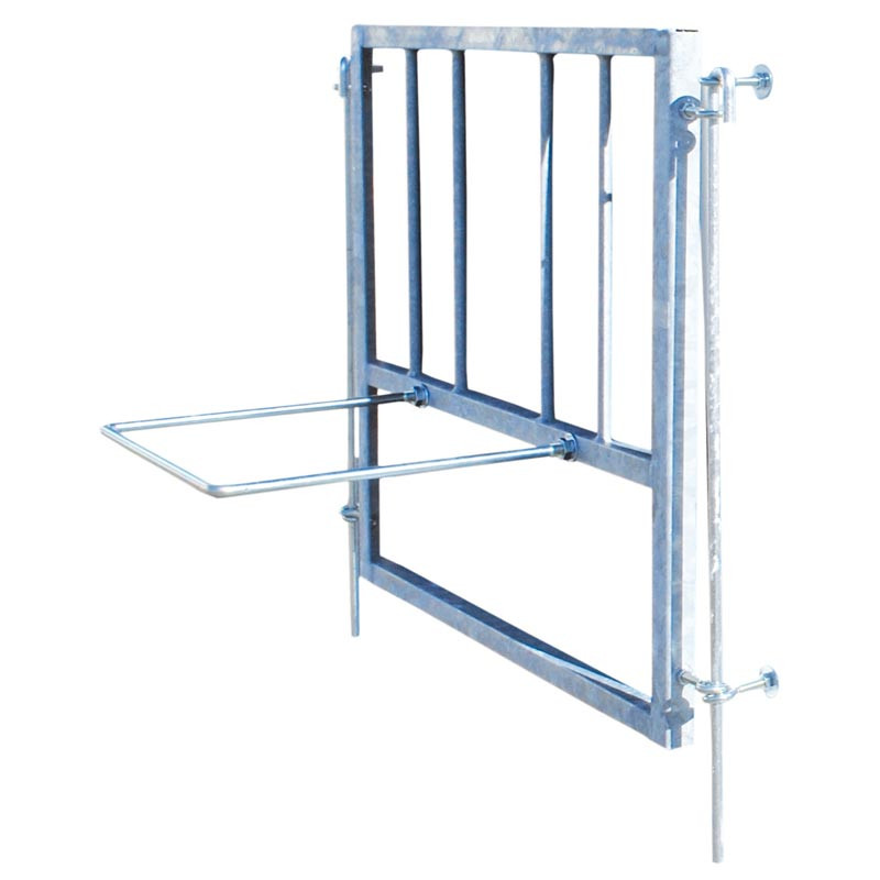 Single gate with bucket holder Single gate with bucket holder