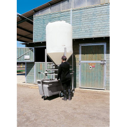 Foot raising extension for small capacity silos on chassis