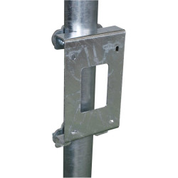 Mounting plate with1/2 fastening flange for Resinox II drinkers on post Mounting plate with1/2 fastening flange for Resinox II drinkers on post